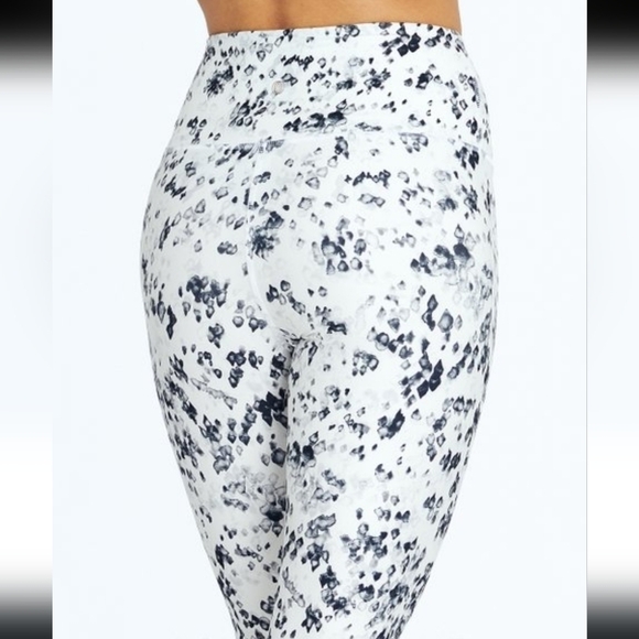 Balance Collection, Women's Leggings, Size Small - Picture 14 of 15